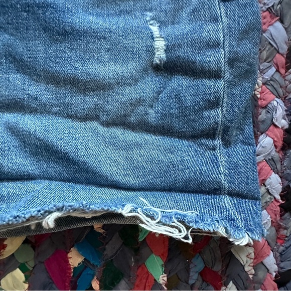 Old Navy OG Straight High Rise Blue Denim Distressed Jean Shorts Women’s Size 14 - Picture 7 of 14